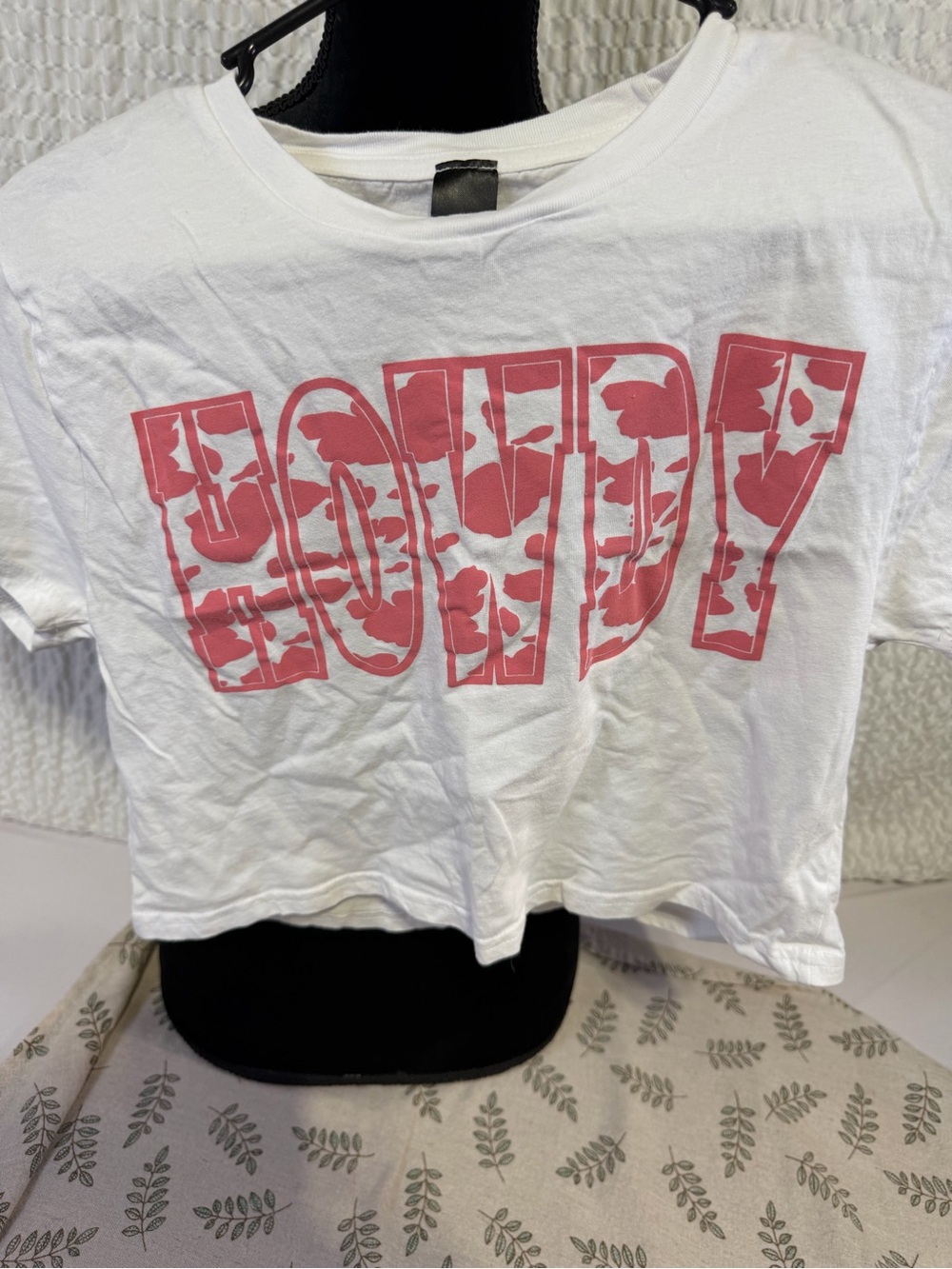 Sweet Claire White Cropped Tee with Pink 'LOVEDY' Graphic